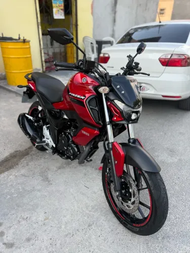 Fz15 2024 novíssima (Único dono) pouca KM rodado.