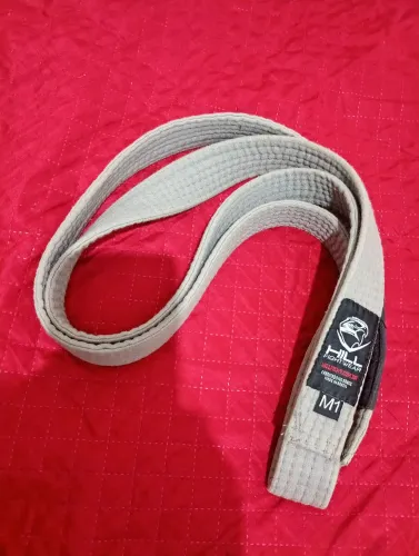 Faixa cinza jiu-jitsu 