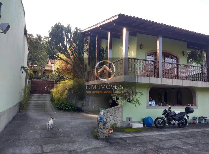 Casa em Condomínio em Pendotiba Badu - Niterói: 3 Suítes por R$ 1,1M