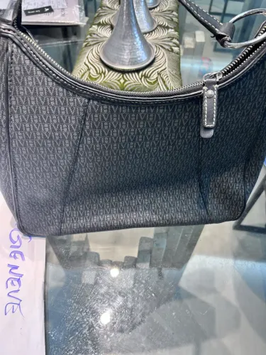 Bolsa Victor Hugo Preta