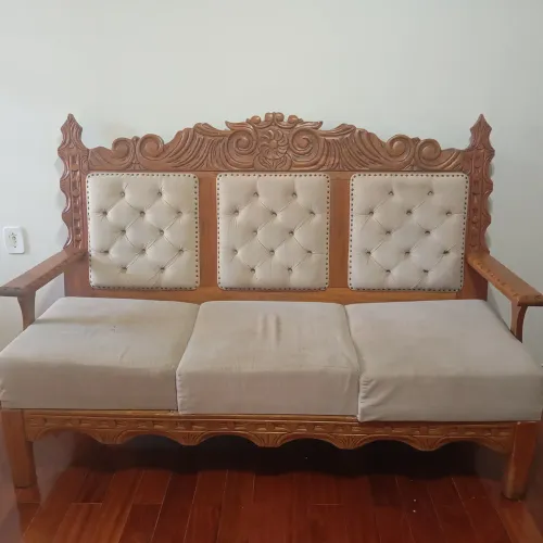 Conjunto de sofá colonial de madeira