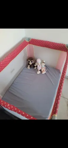 Berço portátil com colchão