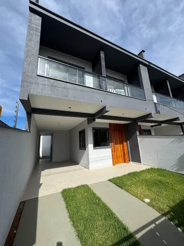 Sobrado de 3 quartos, a venda em SJ
