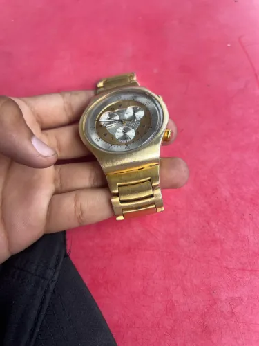 Swatch pirâmide 