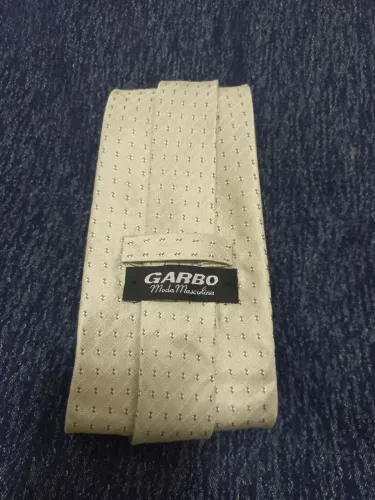 Gravata Garbo 100 % seda