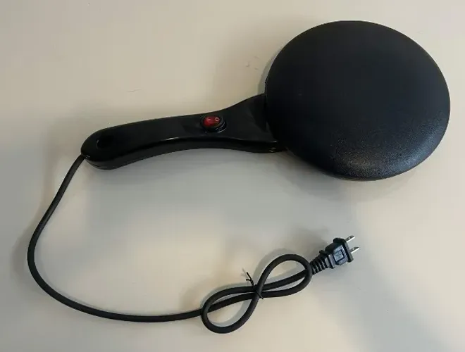 Panquequeira / Crepe Maker portátil de 20 cm antiaderente nunca usada