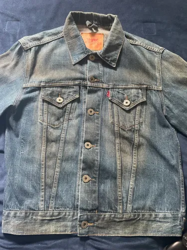 Jaqueta levis trucker premium TAM L( leia com atenção)