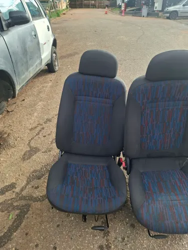 Vendo par de bancos celta 4 porta