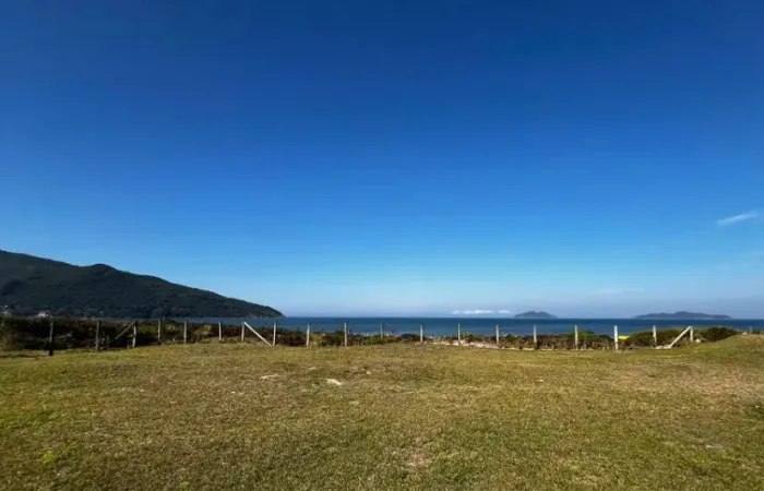 Terreno à venda no Pântano do Sul
