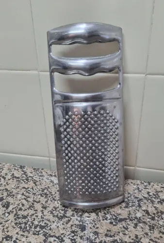 Ralador De Metal Antigo Década De 70 - Relíquia Vintage Coleção