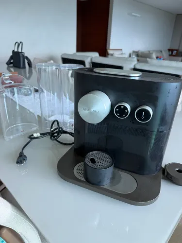 Vendo máquina de café para retirada de peças da nespresso 