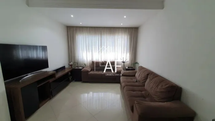 Sobrado para Venda em Franco da Rocha, 3 quartos, 1 suíte, 2 vagas de garagem. 135 m²