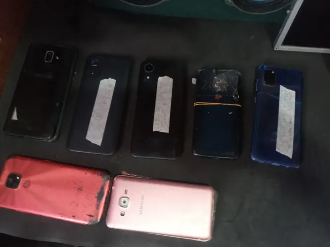 Lote com 7 celulares