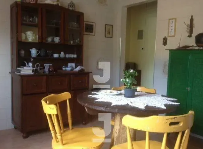 Casa / Sobrado no Das Posses, Serra Negra  edícula e poço de água mineral, perto do