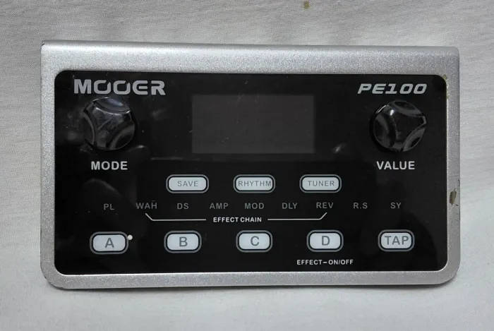 Pedal Mooer PE-100 Multi Efeitos p/ guitarra 