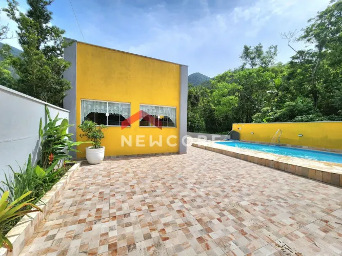 Casa de condomínio em Viela Treze - Verde Mar - Caraguatatuba/SP