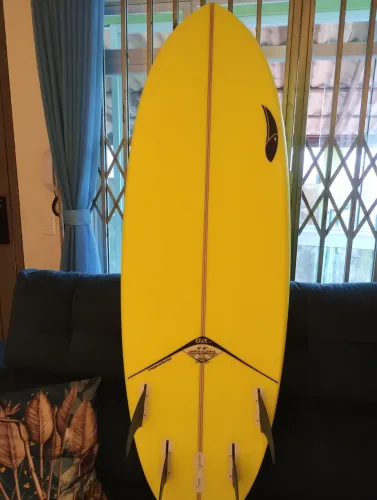 Tropical ,Umpa Lumpa, 36 litros, 1 surf apenas, barbada.