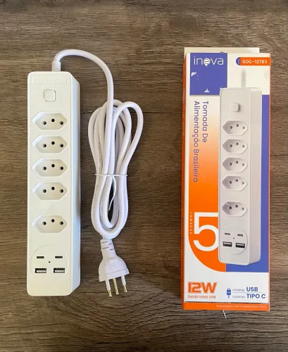 Extensão 2 Metros com filtro de linha e 5 Tomadas + 4 portas USB / USBC 12W
