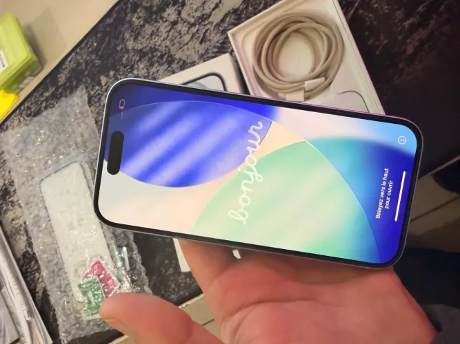 iPhone 15 128 GB Impecável
