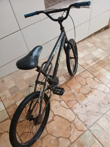 Bicicleta aro 20 no precinho pra hoje