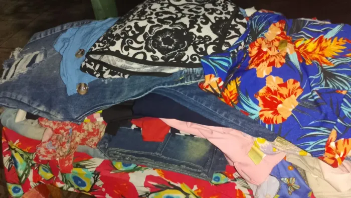 Lote de roupas