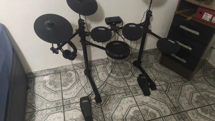 Bateria elétrica voik vibe-500 MIDI com fone e chavinha