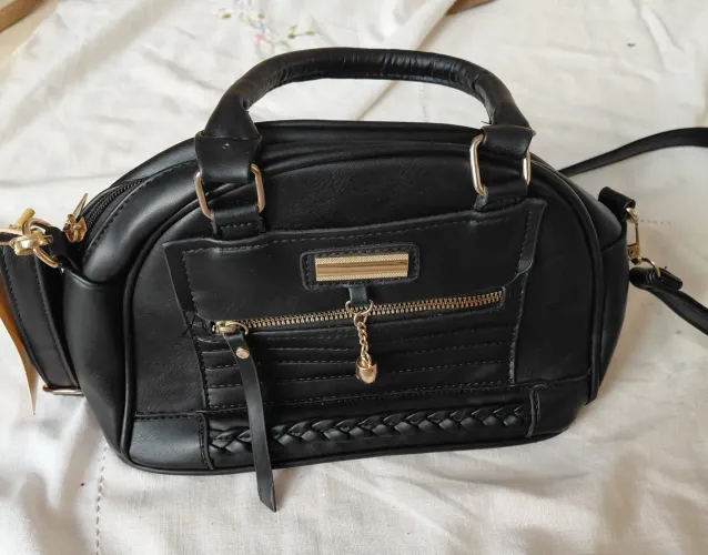 Por. 60. - Bolsa feminina