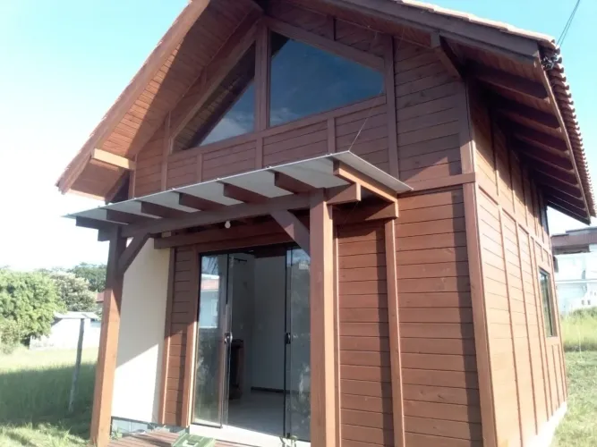 Casa tipo Chalé de 02 pavimentos 50m² - Governador Celso Ramos