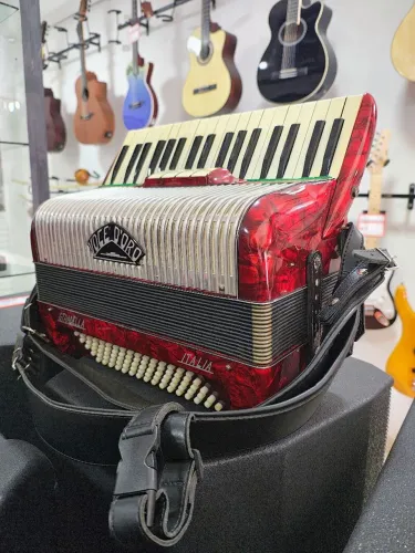 Acordeon Stradella 80 baixo