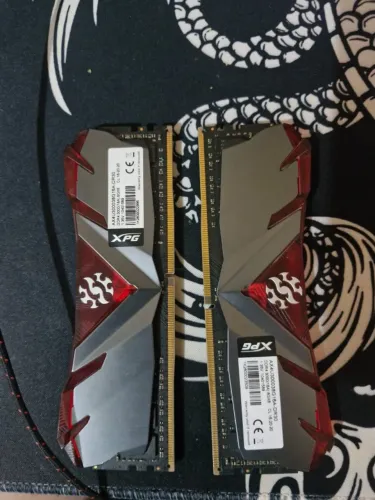 Memória RAM XPG Gammix D30 16GB (2x8GB) DDR4 3000MHz Dual Channel - Vermelha