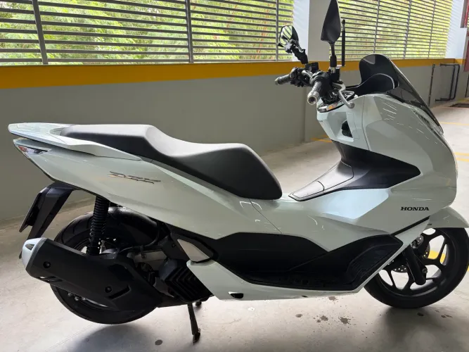 Honda PCX 160 ABS 2023 - Branco Perolizado - Impecável