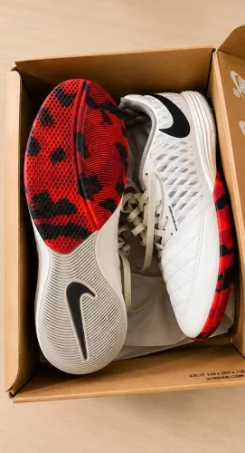 chuteira nike lunargato original sem detalhes tamanho 39 nao baixo o valor