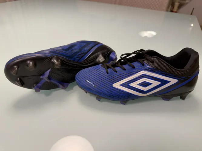 Chuteira UMBRO Campo