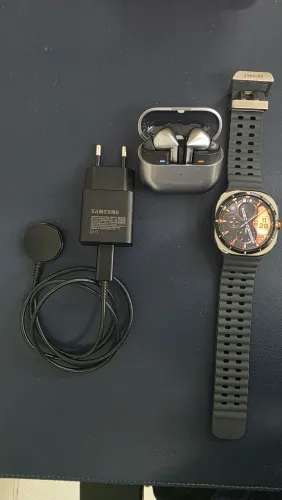Kit Samsung Galaxy Watch Ultra + Galaxy buds 3 pro
