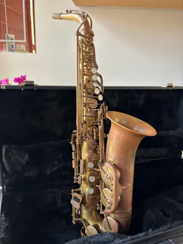 Saxofone alto Júpiter 767