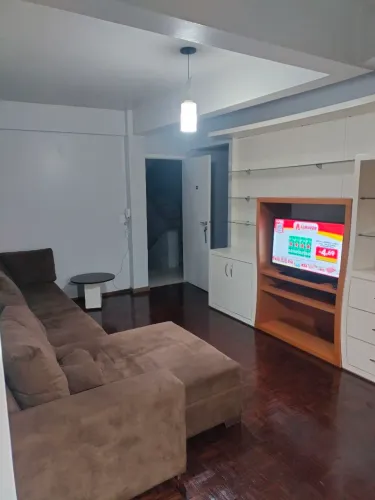 Aluga-se apartamento