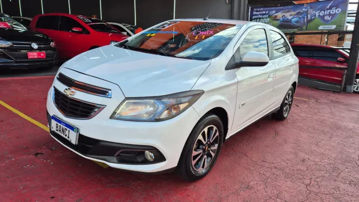 Chevrolet Onix Hatch LTZ 1.4 8V Flex Power Mec. 4P 2014