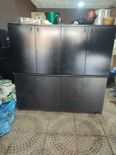 ? ARMÁRIO DE 8 PORTAS À VENDA ?