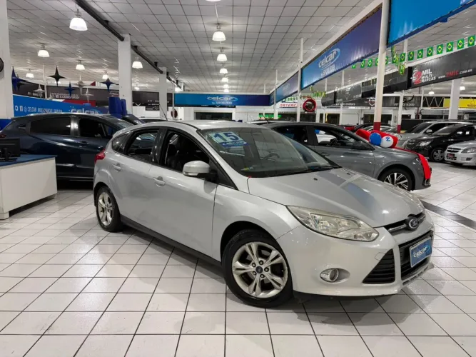 Ford Focus 1.6 S/se/se Plus Flex 8v/16v 5P 2015