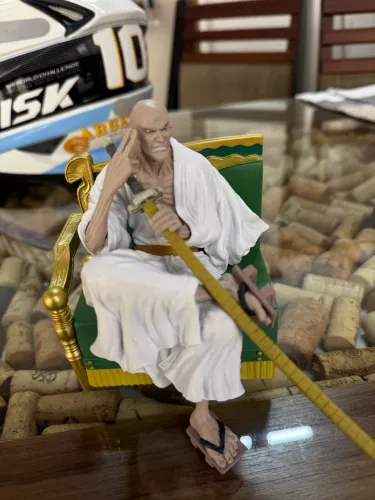 Action Figure One Piece - Saint Ethanbaron V. Nusjuro