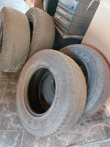 Pneus usados 4 unidades 265/70/16 quebra galho, sem furos e sem pit stop