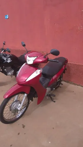 HONDA BIZ 125 EX Vermelho 2015