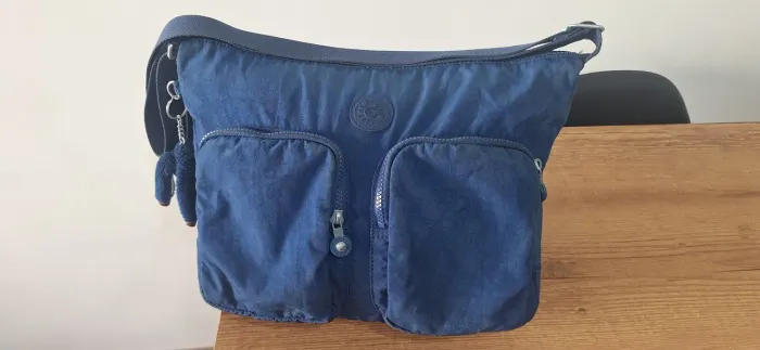 Bolsa Kipling Sidney Original Azul