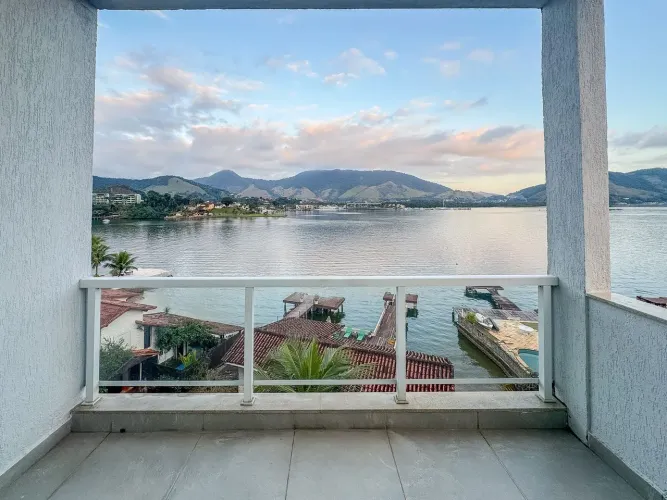 Casa vista mar com elegância em cada detalhe