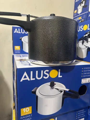 Panela de pressão grande 
