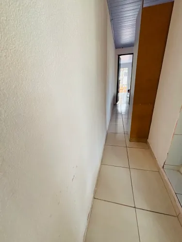 Aluga-se um sobrado