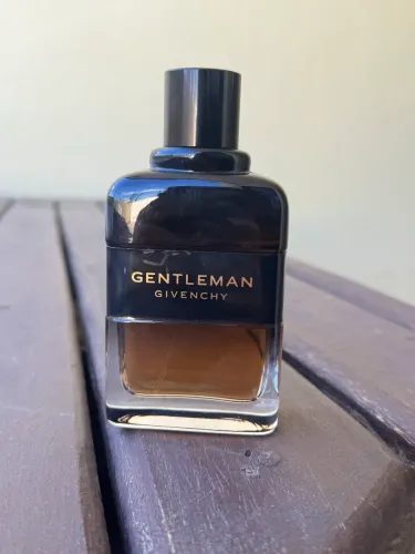 Perfume Givenchy Gentleman Réserve Privée Eau de Parfum Masculino Original 80% Cheio