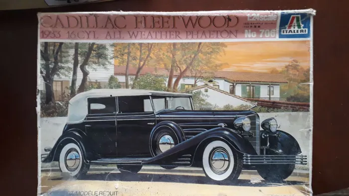 Cadillac Fleetwood 1933 escala 1/24.