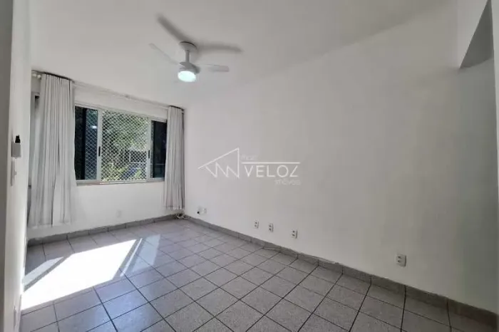 Apartamento : / Residencial / Laranjeiras