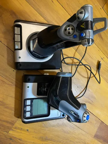 Controlador de Simulação com Manete Acelerador X52 Logitech 